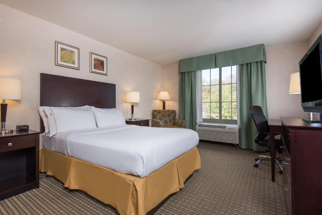 Haskell Hotel | Holiday Inn Express Haskell-Wayne Area by IHG