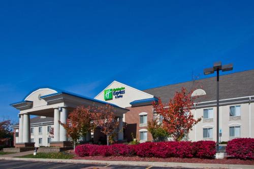 Waterford Hotel | Holiday Inn Express Hotel & Suites Waterford by IHG