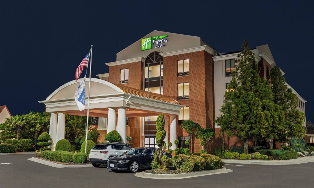 McDonough Hotel | Holiday Inn Express McDonough by IHG