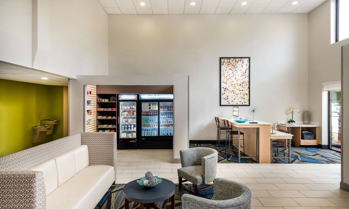 North Belmont Hotel | Holiday Inn Express & Suites Charlotte Arpt-Belmont by IHG