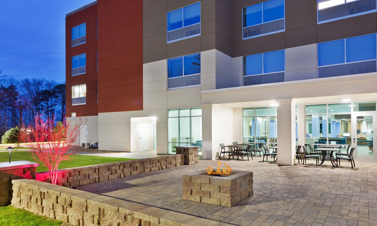 Cartersville Hotel | Holiday Inn Express & Suites Cartersville by IHG