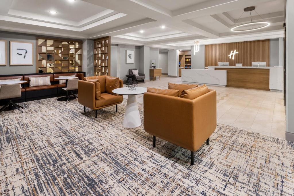 Dentsville Hotel | Holiday Inn & Suites Columbia NE - Ft Jackson Area by IHG