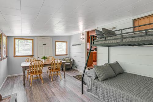 Bluewell House | Home w/Bunkroom: 2 Mi to Hatfield & McCoy Trail