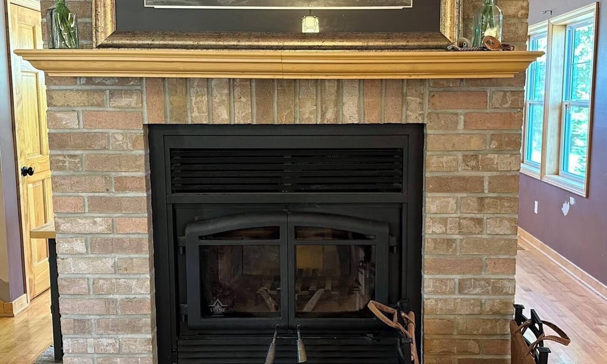 Salem House | Honey Homestead, 6 bedrooms, sleeps 11! Working farm. Perfect place to unplug.