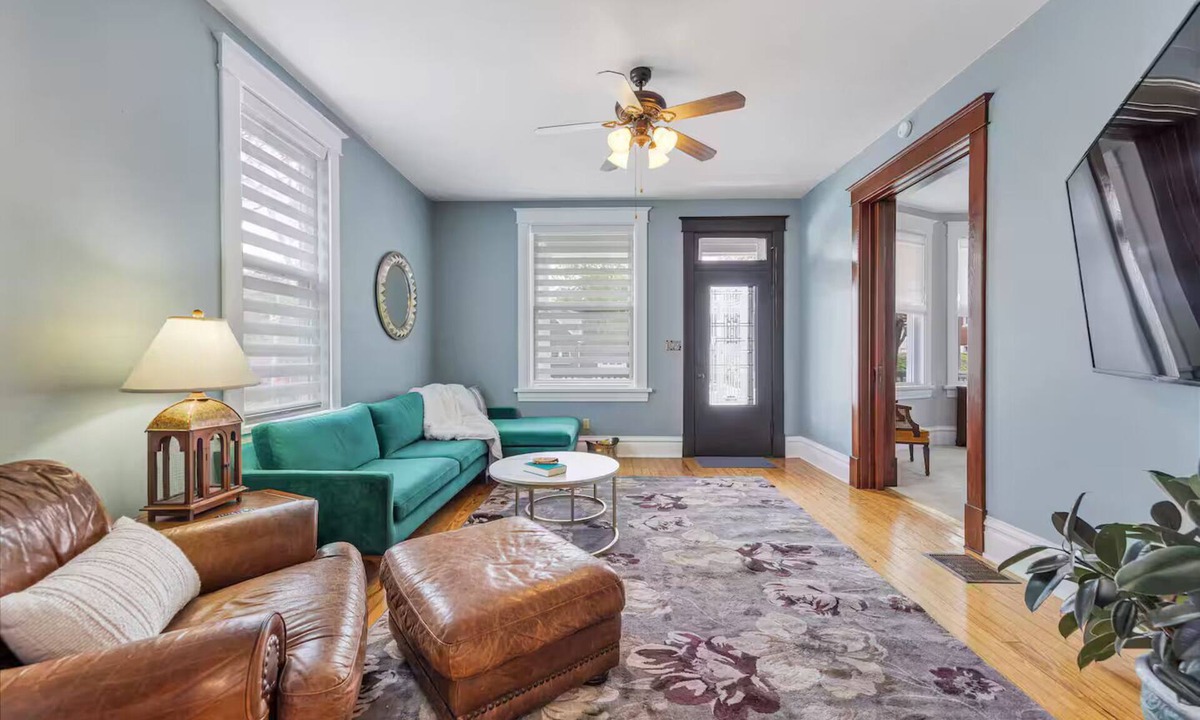 St. Charles House | HotTub-2br2b-near Historic Main Street
