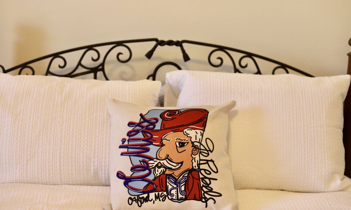 Oxford Condo | Hotty Toddy Condo