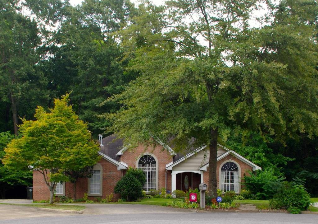 Tuscaloosa House | Houndstooth Cottage