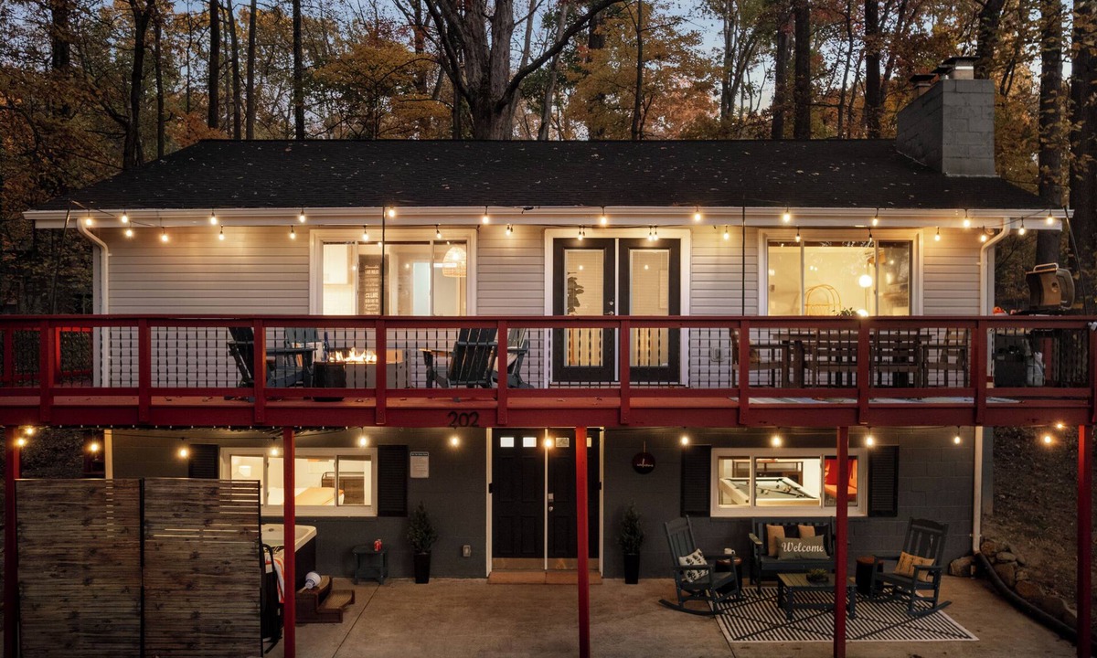 Kabletown House | Huckleberry Hills | Hot Tub & Fire Pit & Dogs