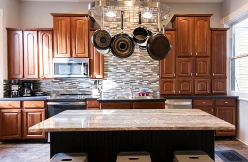 Highlands House | Huge Historic Renovated Home-Walk to All-Highlands