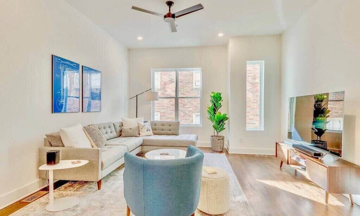 Hillsboro West End House | Huge Luxury Downtown Home w Rooftop Deck! 12 beds!