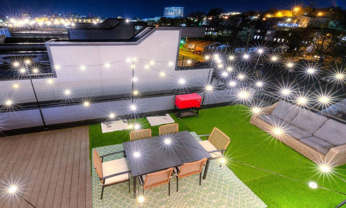 Nashville House | Huge Luxury Downtown Home 2 Rooftop Decks 12 Beds