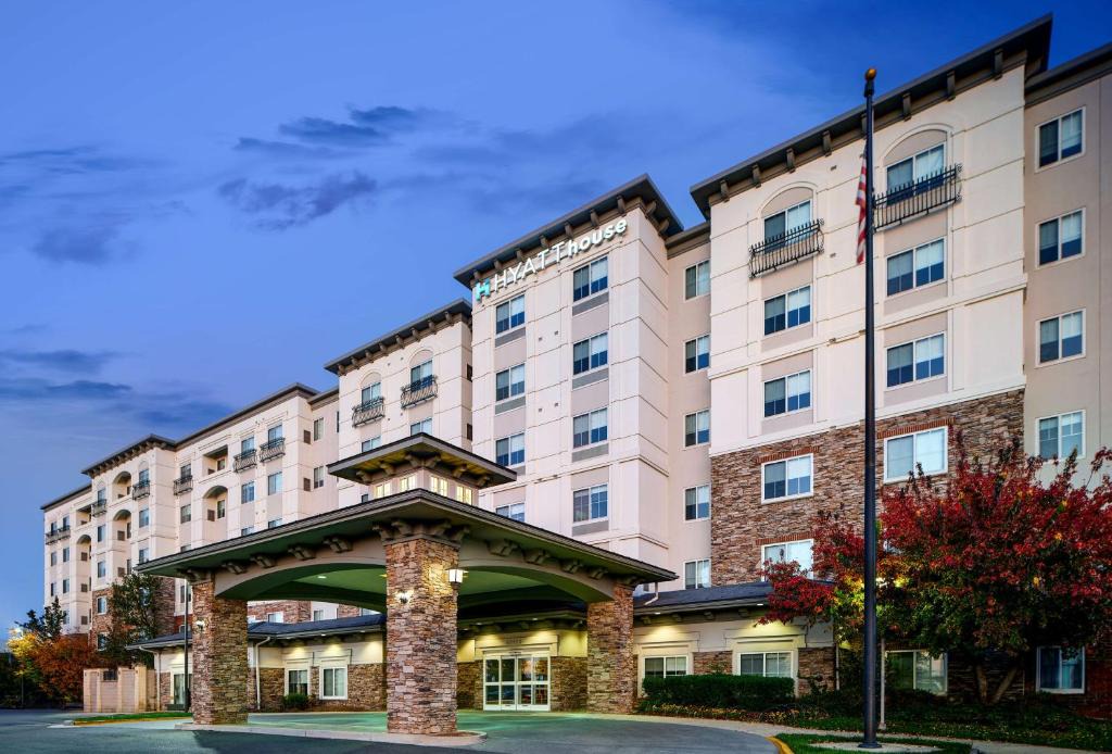 Dulles Hotel | Hyatt House Sterling/Dulles Airport North