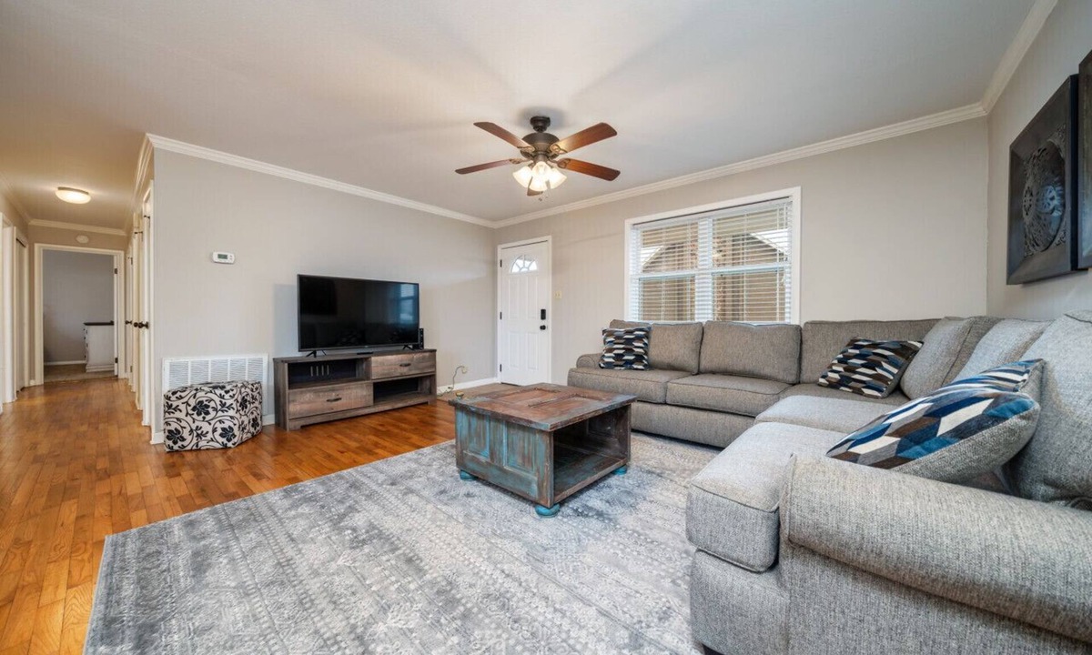 Morrilton House | Ida`s Ideal Homestead cute & cozy 3Bed/1Bath, perfect for Work-Stay or Family Vacay!