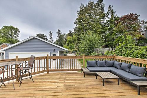 Allouez House | Ideal Green Bay Home < 3 Mi to Lambeau Field!