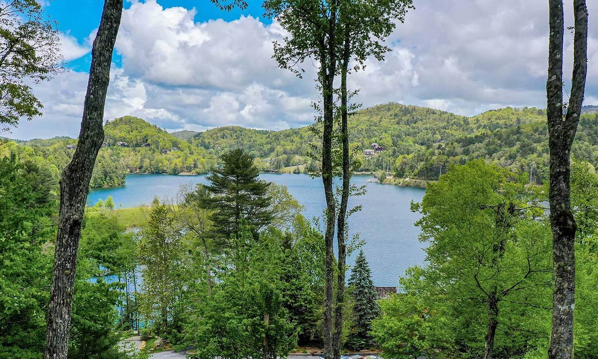 Cashiers House | Incredible Lake Glenville Views: Cashiers Home