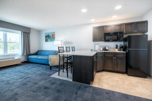 Houghton Hotel | Independence Stay Hotel and Long term suites