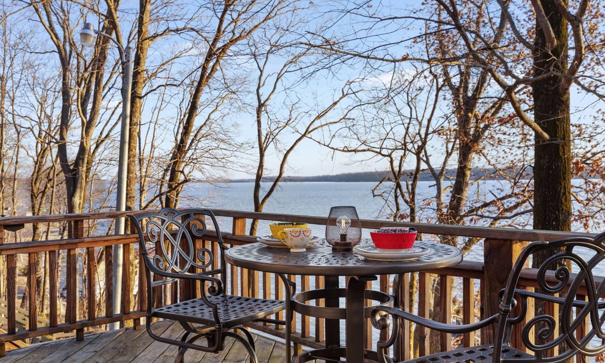 Killen Cottage | Instagram Worthy! 3 Levels on Scenic Wilson Lake with GameRoom/Sleeps 8