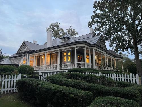 Hogansville Bed & Breakfast | Intermission Hogan House