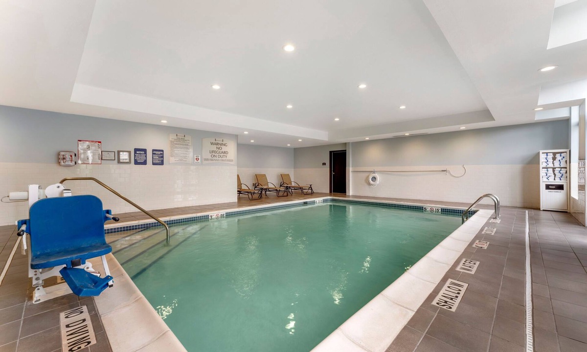 Warrendale Apartment | Inviting 1BR Suite | Daily Breakfast + Pool Access