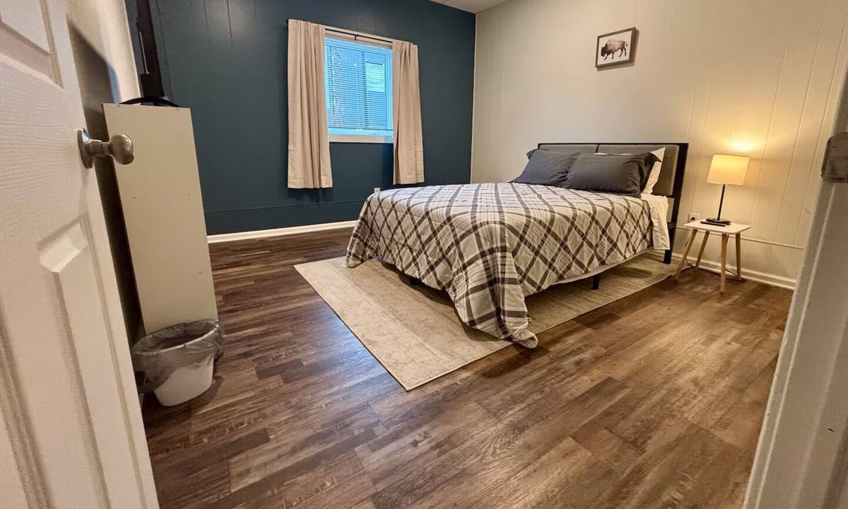 Negaunee House | Irontown Estates: Northern Nook - Downtown Negaunee - 15 min to Marquette