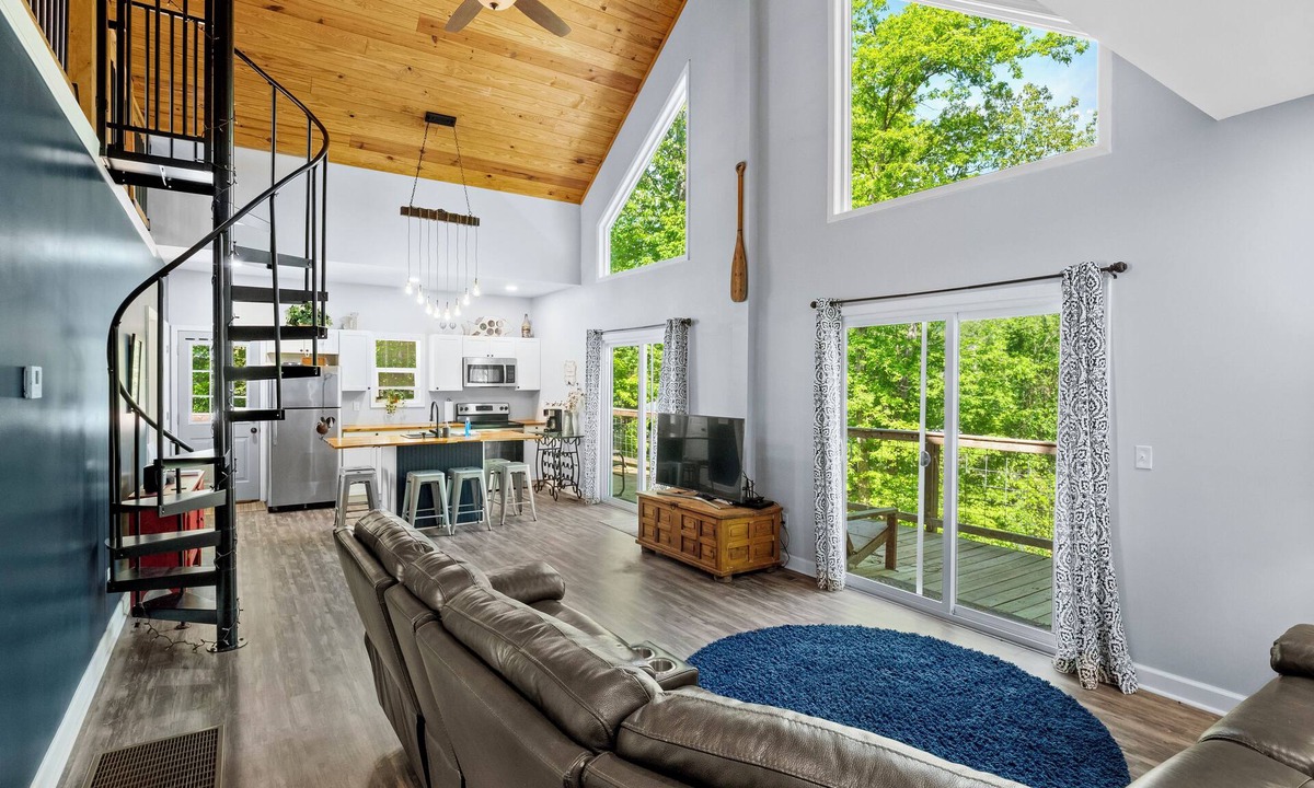 Crane Hill House | Jax Joint - Pet Friendly - perfect family vacation spot!