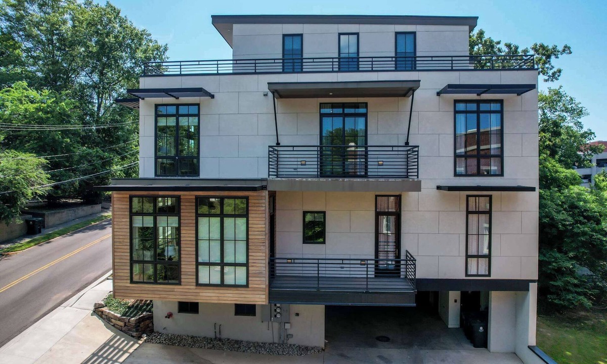 Oxford House | Jefferson Manor B by Apex Short Term Stays, Best Rate for Citadel GameDay!