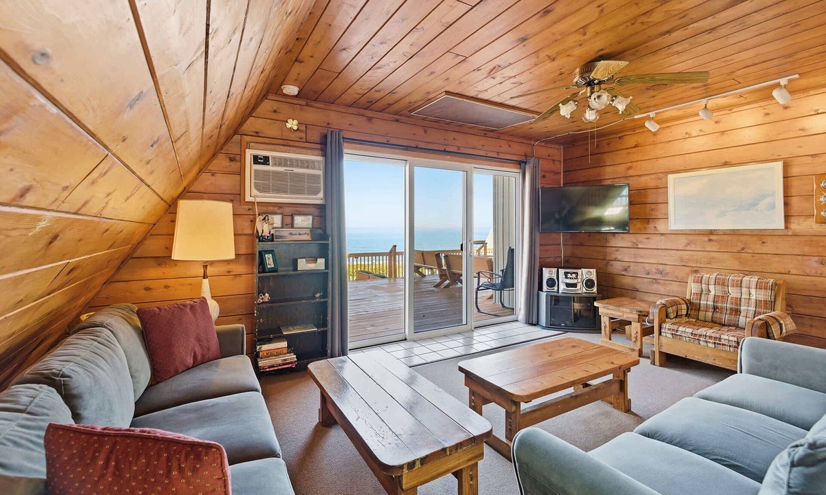 Stevensville Ski Chalet | Juniper Presents: Chalet #17 w Lake Views & Resort Amenities
