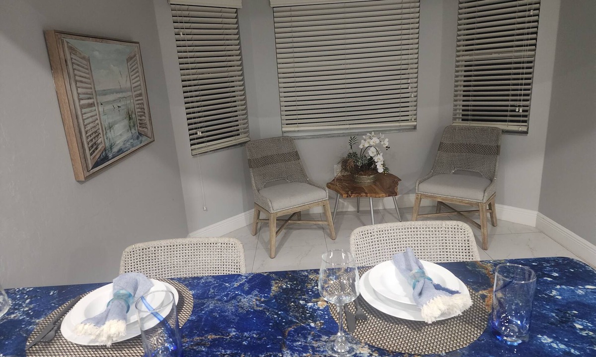 San Carlos Park House | Just Remodeled- Luxury kitchen & bathrooms w river on the back - kids love it.