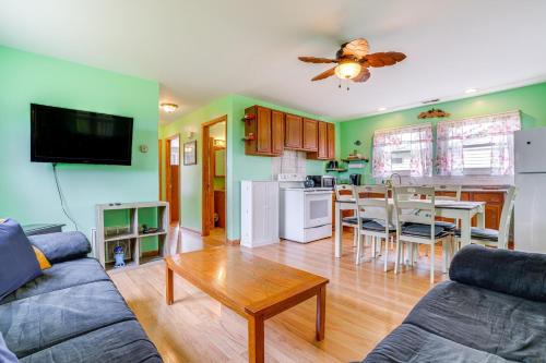 Sister Lakes House | Kayak, Fish, Boat & Swim: Home Near Lakeside Park!