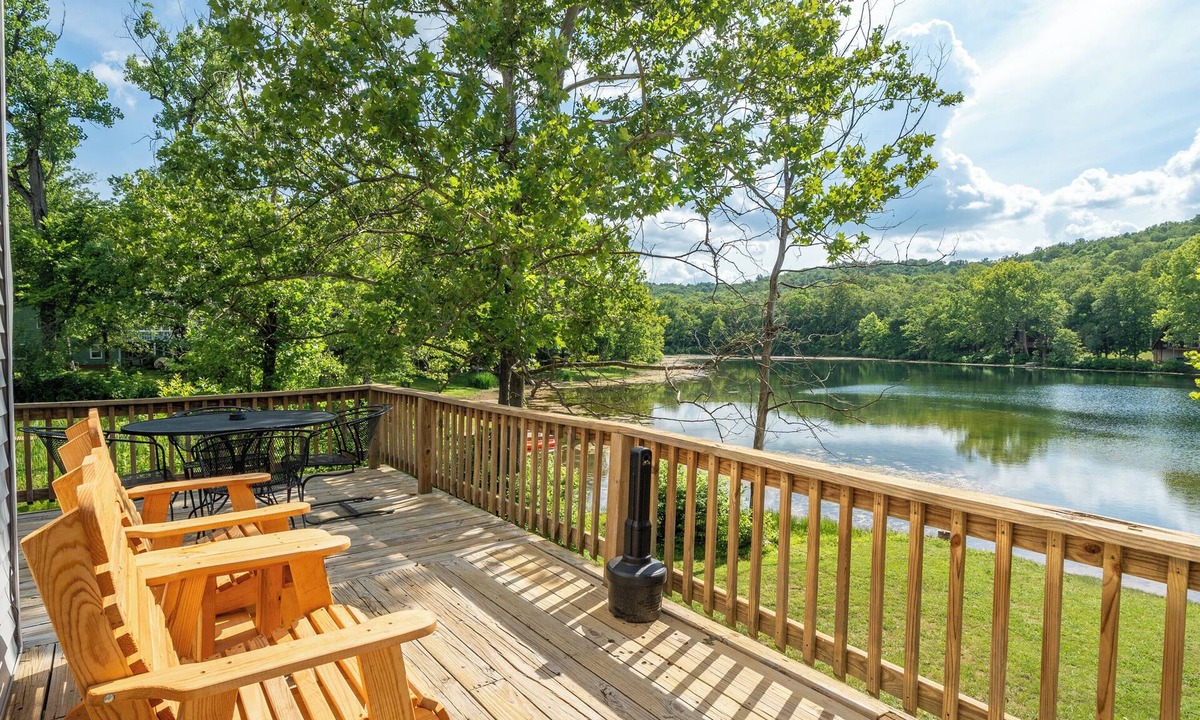 Hardy Cabin | Kayaks - Lakefront Home - Kiwanie Lodge East