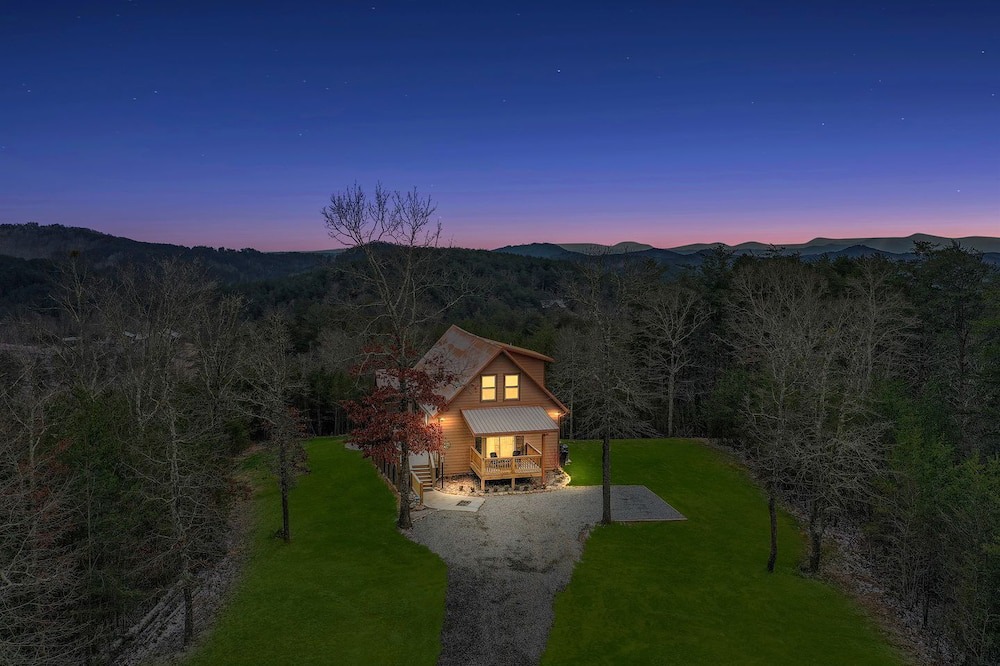 Turtletown Cabin | King Bear Cabin - Sensational near Blue Ridge, Turtletown, TN