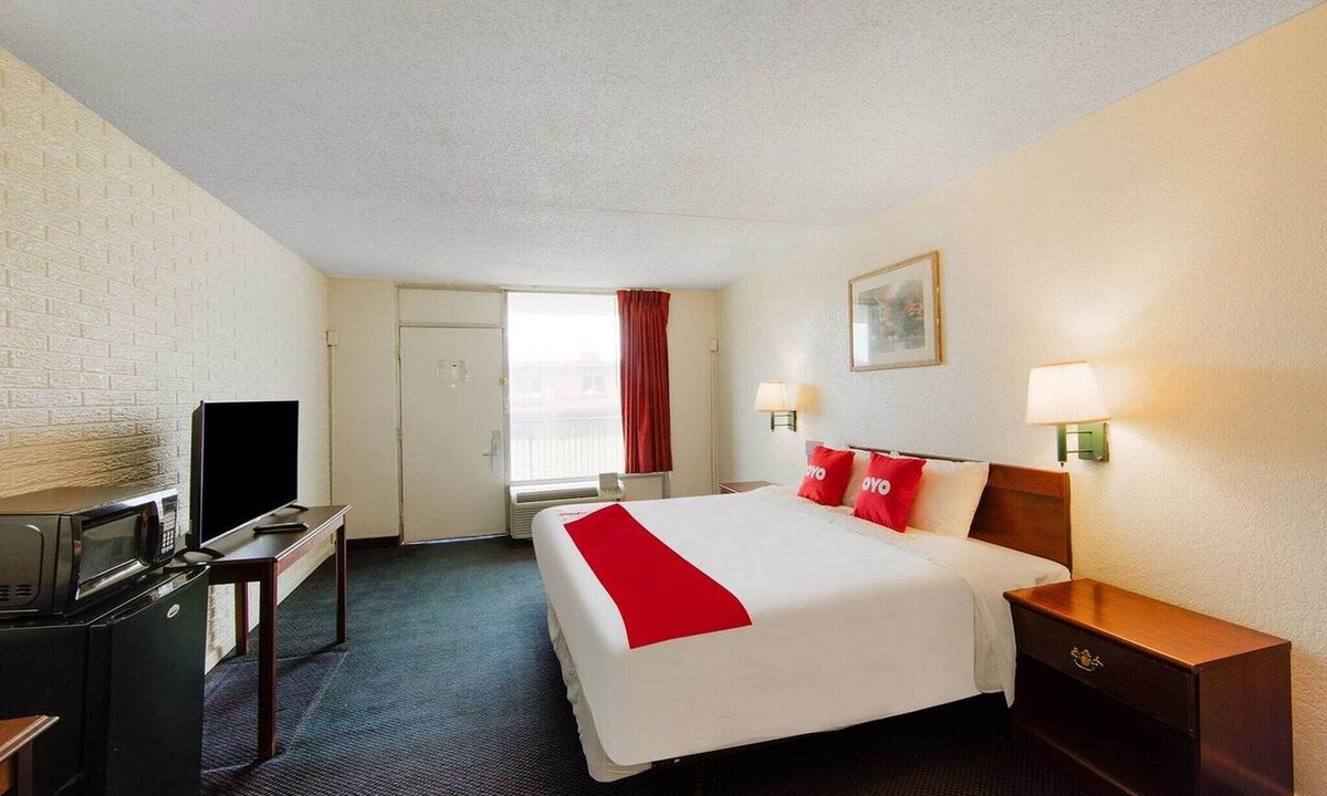 Doswell Apartment | King Bed | Non Smoking