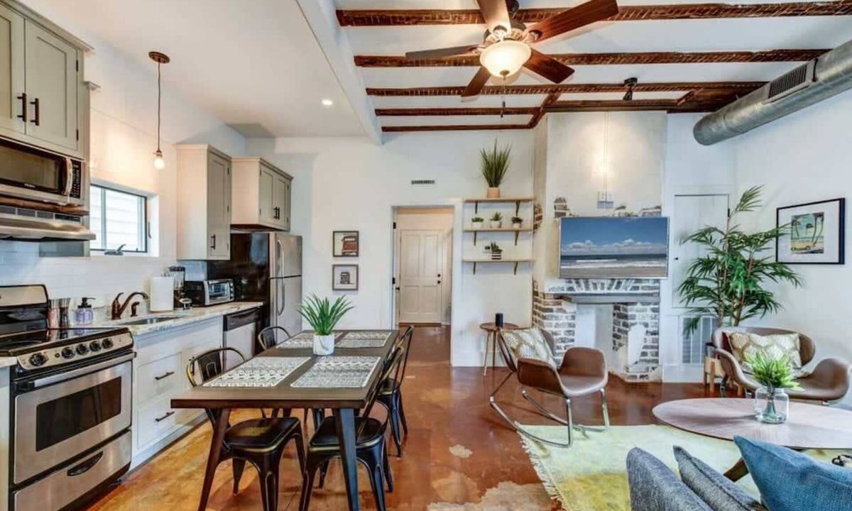 Cannonborough Elliotborough House | King Street- Historic Renovation w/Parking+Bikes!