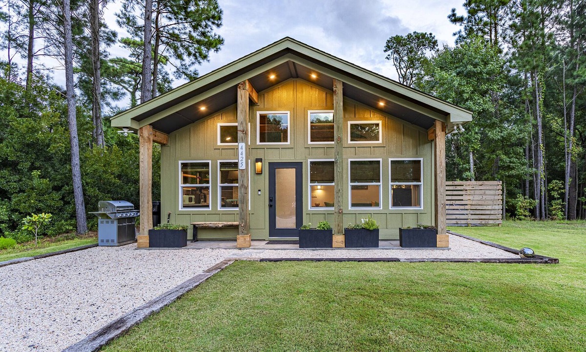 Kitty Hawk Cottage | Kitty Hawk Reserve OBX Tiny House! Hot Tub & Beach included!