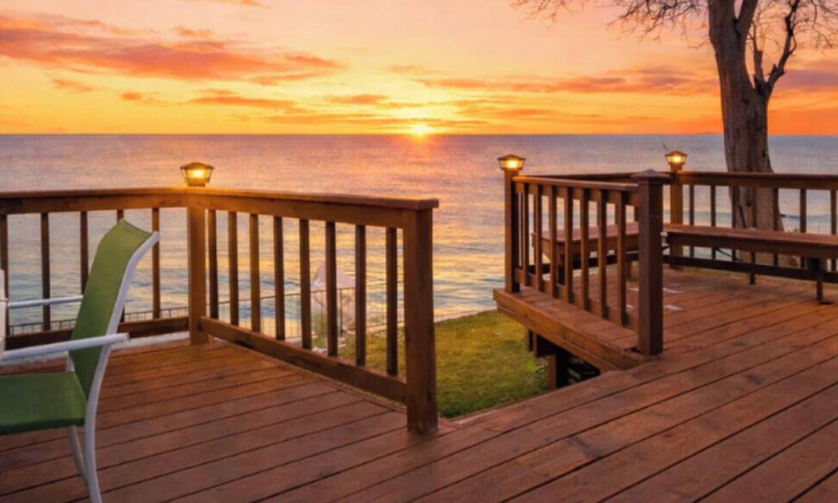 Port Sanilac Apartment | Krusty Krab! Lakefront Getaway, Walk to Downtown!