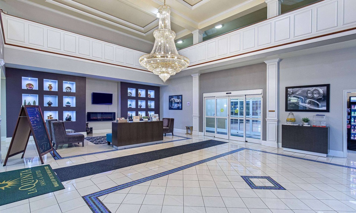 Bowling Green Hotel | La Quinta Inn & Suites by Wyndham Bowling Green