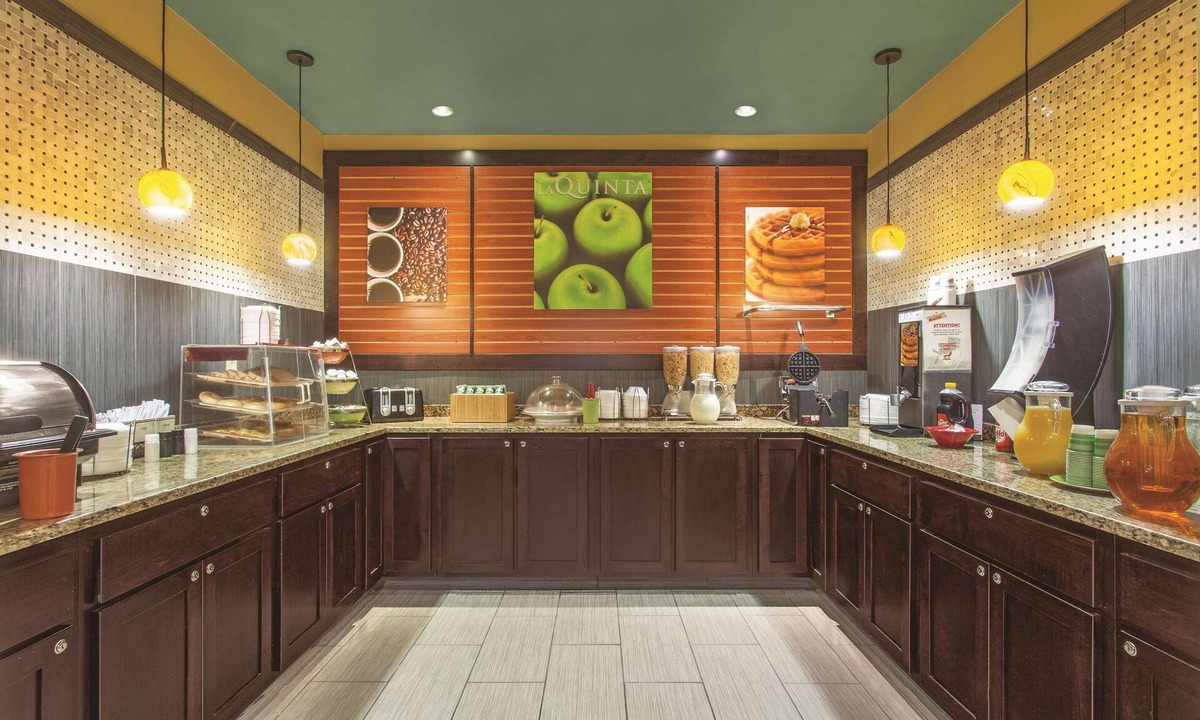 Elizabethtown Hotel | La Quinta Inn & Suites by Wyndham Elizabethtown