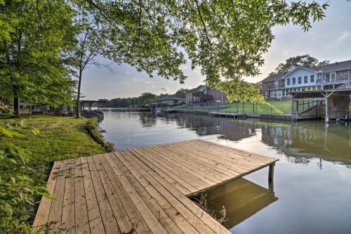 Piney House | Lake Hamilton Home w/Dock: 8 Mi to Hot Springs NP