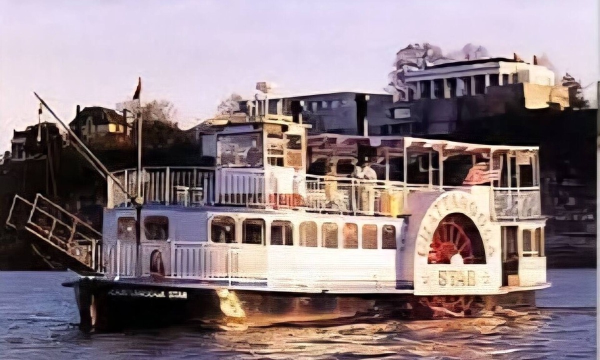 Calhoun County Boat Rental | Lake Marion, Low Falls SC, Side Paddlewheel Boat, 3 Bedroom, 3 Bath