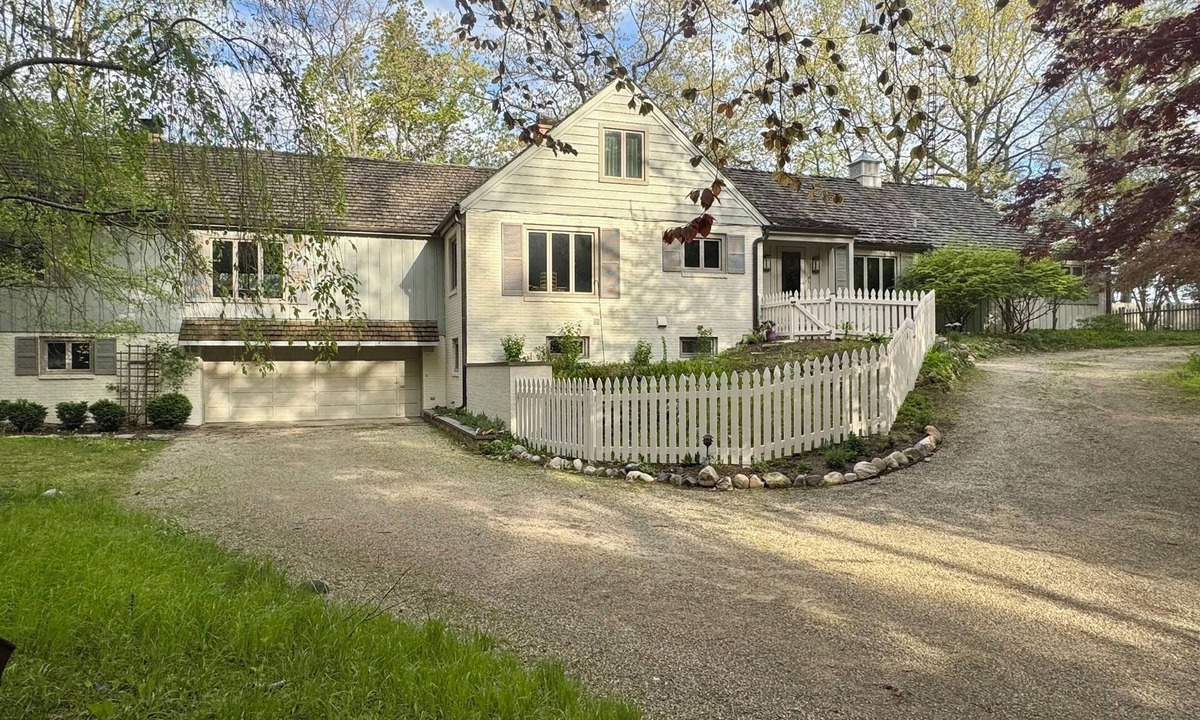 Bridgman House | Lake Michigan Beachfront Home - Private beach, pool & woods outside your door