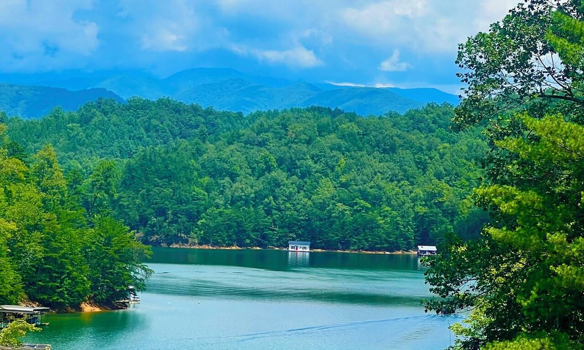 Almond Cottage | Lake & Mtn view, Hot Tub, Near Tsali, Bryson, NOC, Pets Ok