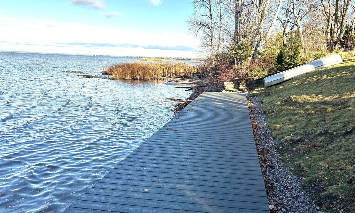 Brimley Cabin | Lake Superior Lakefront Cabin w/Updated 3BR, Kayaks, Views & Trail Access