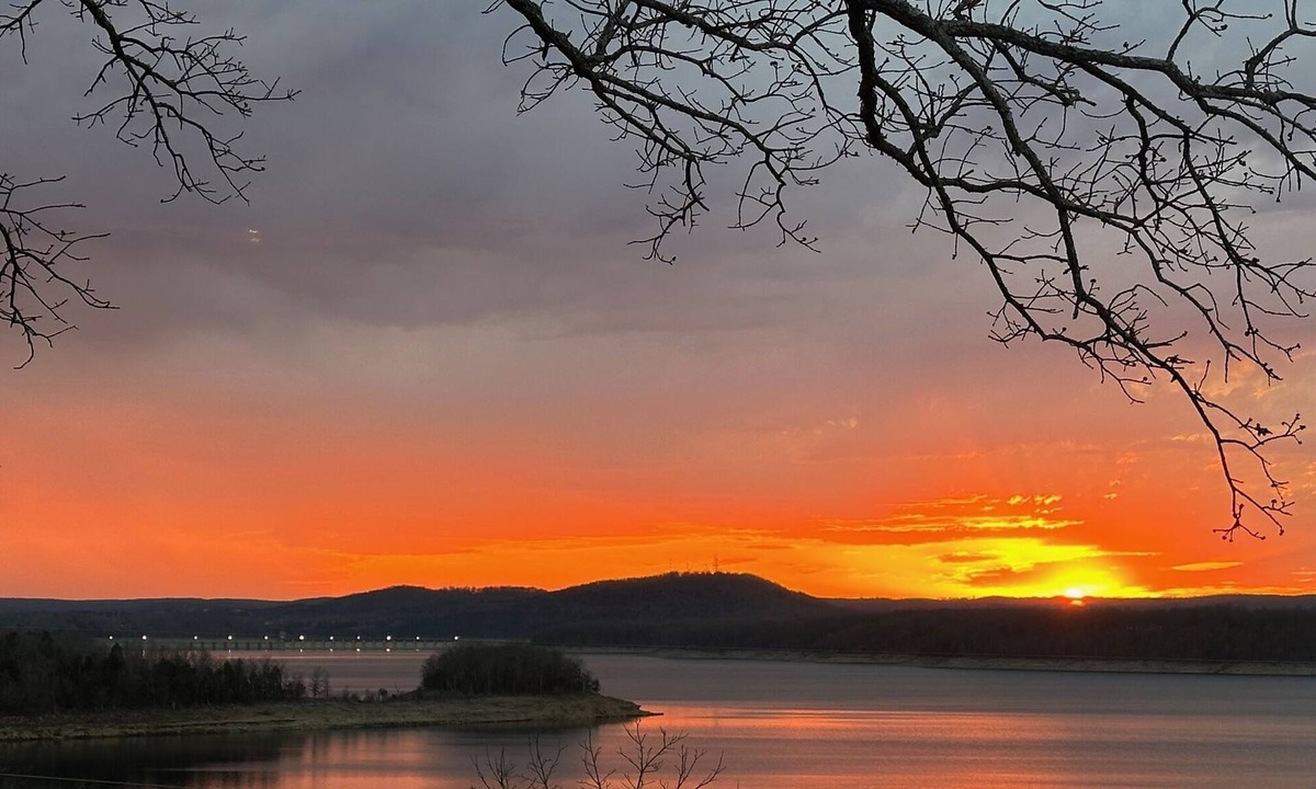 Lakeview House | Lake Therapy- Best views of Bull Shoals Lake/White River area!