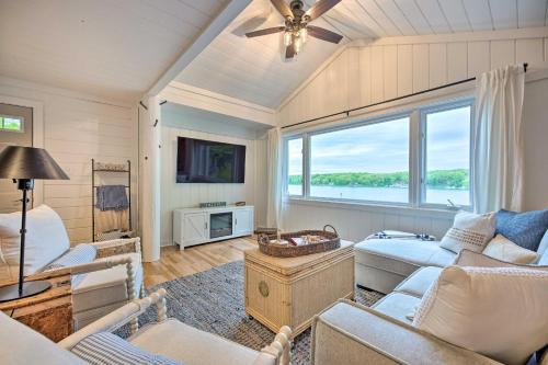 Battle Creek House | Lakefront Battle Creek Home w/Fishing Dock!