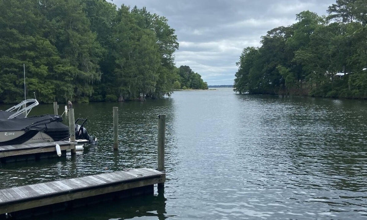 Santee Condo | Lakefront condo with boat slip available. 3 br, 3 ba