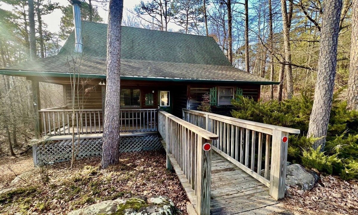 Mount Ida Cottage | Lakefront Cottage with Spa and Pool Perfect for Outdoor Activities in Mount Ida, Arkansas