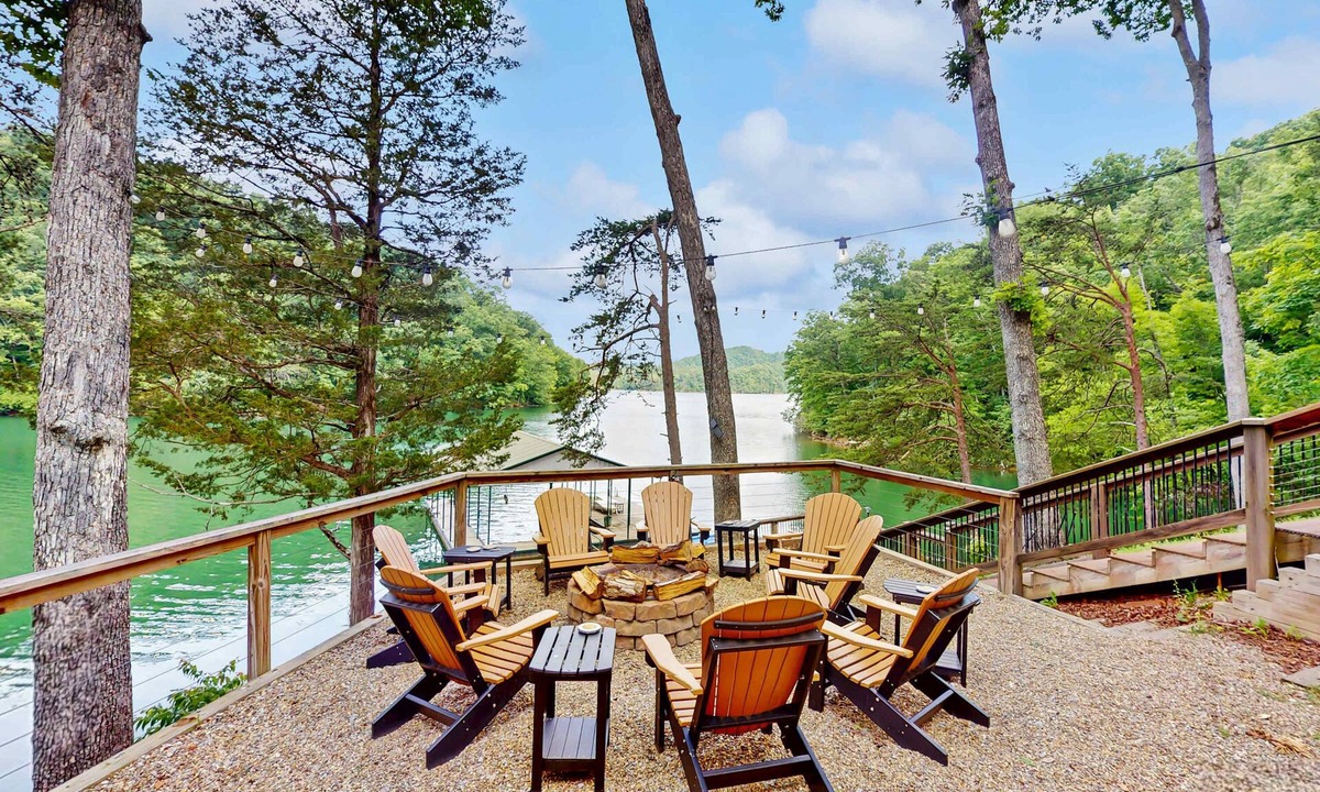 Maynardville House | Lakefront Escape, Sleeps 10, Private Dock, Hot Tub