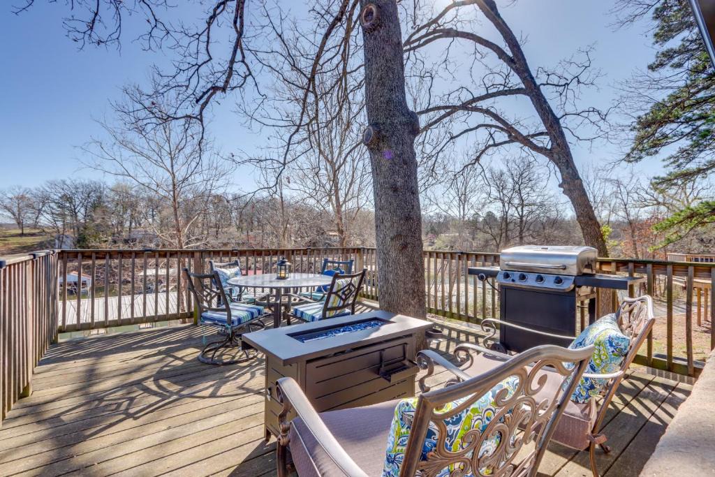 Tia Juana House | Lakefront Eucha Escape w/Views & Boat Slip!