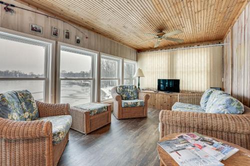 Paw Paw House | Lakefront Home w/Views, 7 Mi to Dtwn Paw Paw