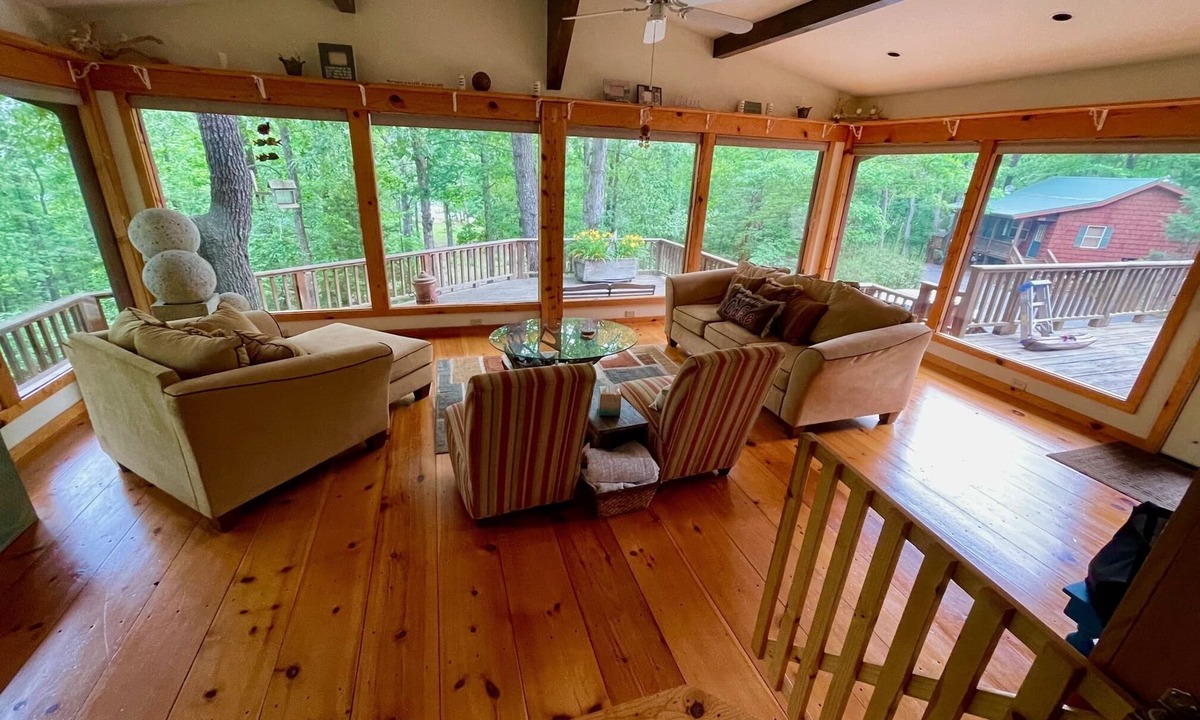 Heber Springs House | Lakefront “Lakehouse Lounge” Heber Springs/Greers Ferry - Kayaks and more